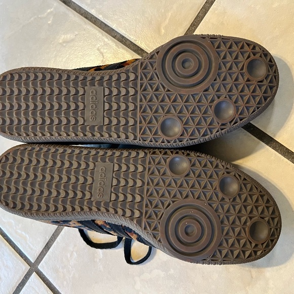 Adidas Leopard Print Sambas - Picture 7 of 16